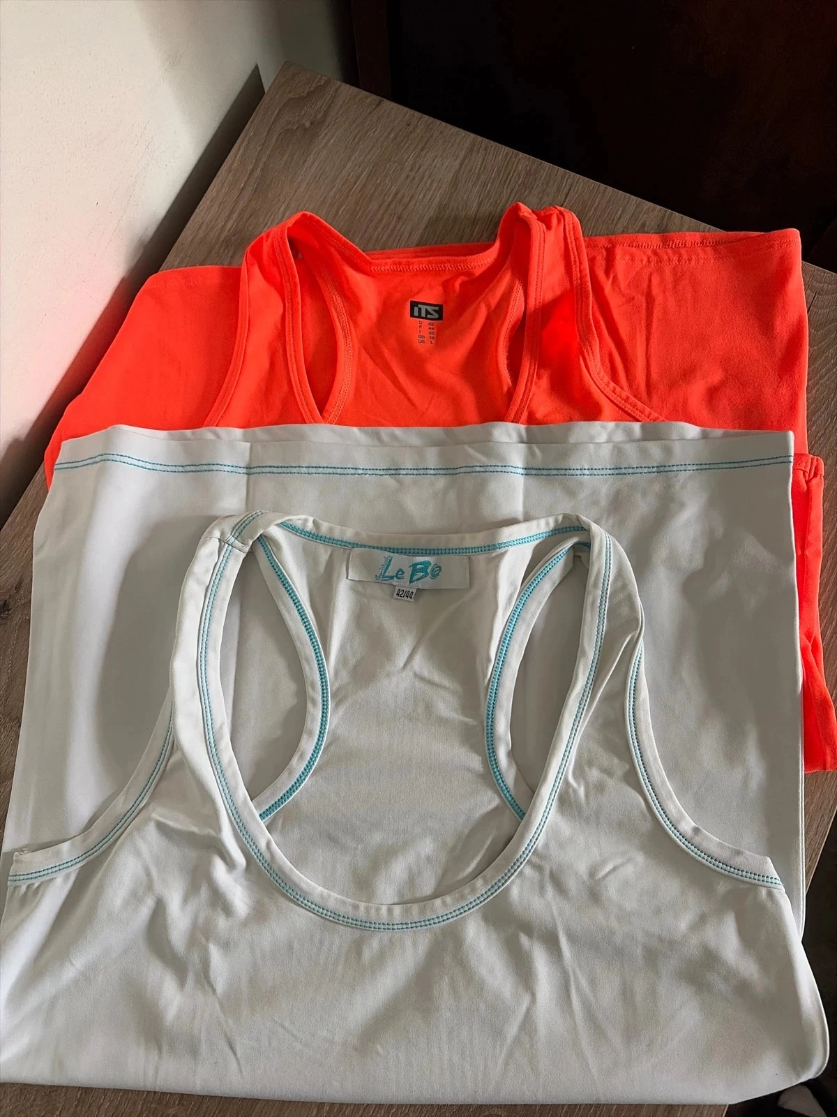 Lot de 2 débardeurs sport